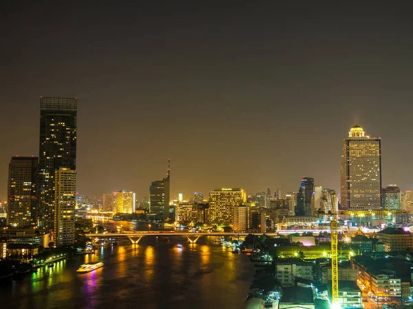 Ночное небо Бангкока — стоковое фото